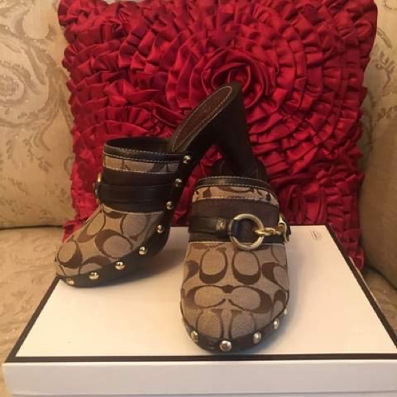 Beautiful Authentic Coach Shoes - Picture 1 of 1